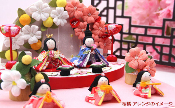 雛道具 ひな道具 ひな飾り ひな祭り 雛人形 ちりめん 桜橘(一対) 単品 赤緑の花 木製丸台 - 画像 (6)
